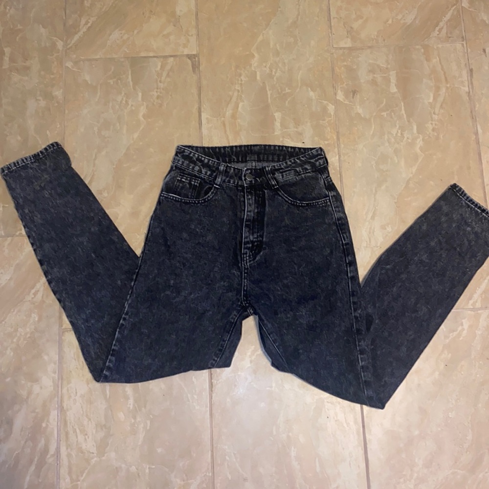 Womens Shein high-rise black wash jeans. Size small